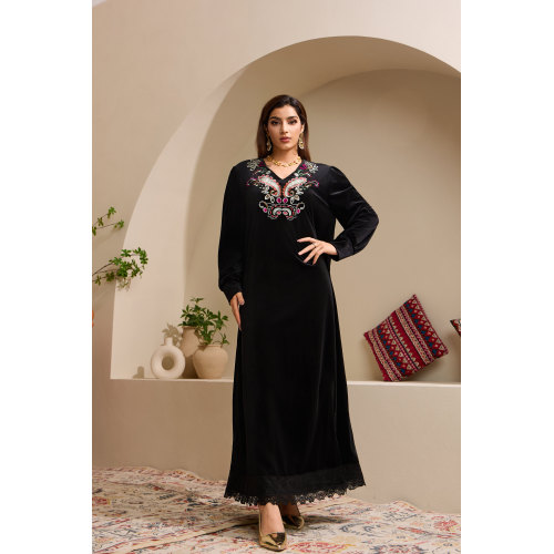 عبای مخمل دوزی مشکی گلدار