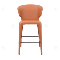Stylowe zakrzywione krzesło barowe
