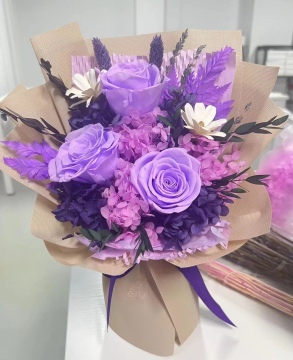 Artificial Flower Mini Bouquet with Preserved and Dried Flowers for Valentine's Day Gift