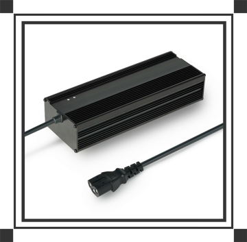 เครื่องชาร์จไฟฟ้ามอเตอร์ไซค์ Li-ion แบตเตอรี่ที่ชาร์จอย่างรวดเร็ว