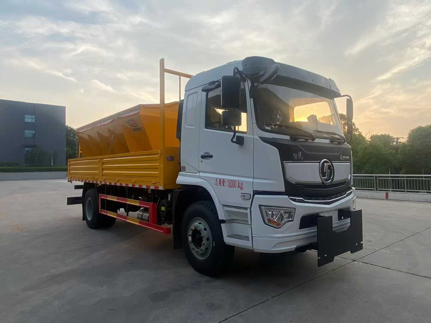 Heavy Duty Cleaning Sweeper for Snowy Roads