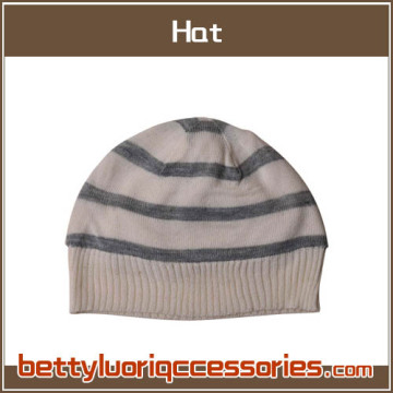 100 % acrylique beau chapeau avec Pom KT-H-010