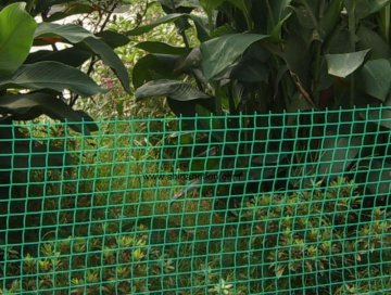 Cheap plastic garden trellis fence design