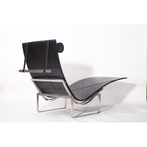 Réplique de chaise longue Poul Kjaerholm PK24 en cuir