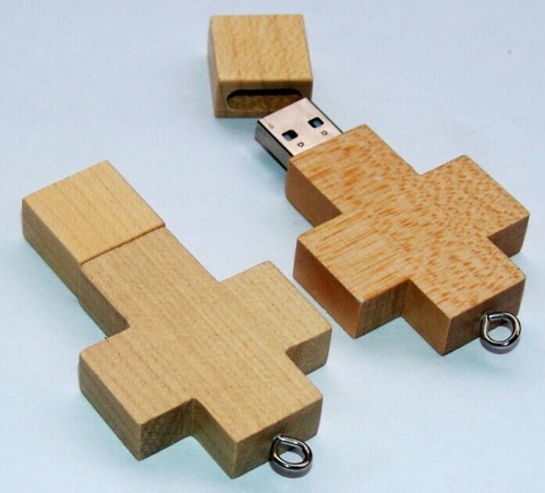 Eco-Friendly salib kayu USB Flash Drive disesuaikan mengukir Logo