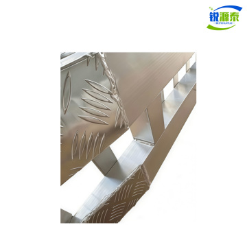Rampa de aleación de aluminio soldada con placa de diamante antideslizante