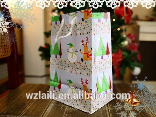 2015 Newset Christmas gift candy packaging popular hand paper bag