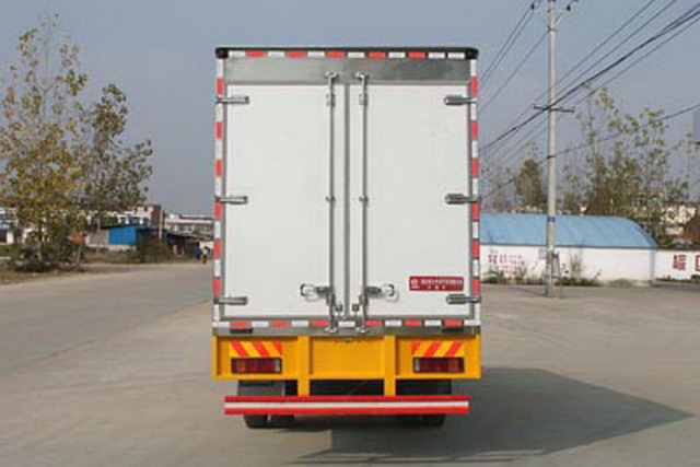 DONGFENG Tianlong 6X4 LHD / RHD مبردة شاحنة