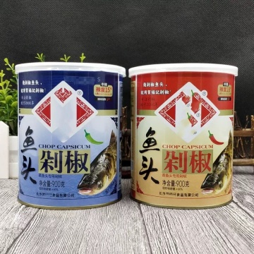 Легкие открытые банки соуса для использования на кухне
