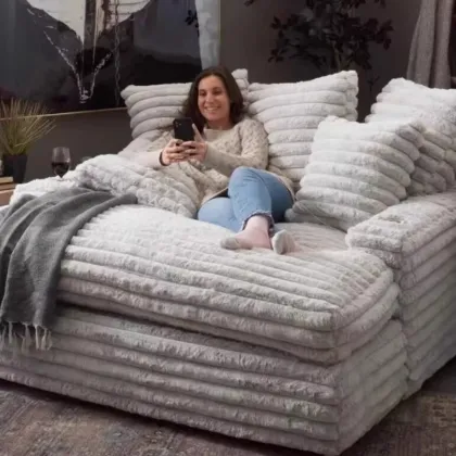 Large Velvet Sofa for Home & Hotel - Italy Lazy Style Concubine Bed