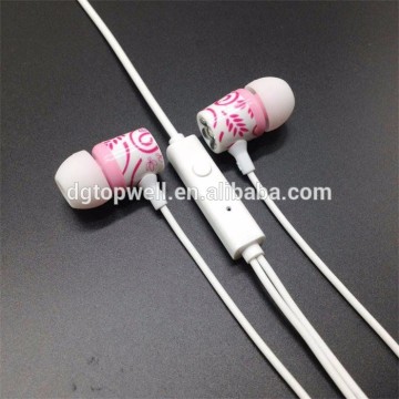 China style cheap price plastic earphone with pattern printing