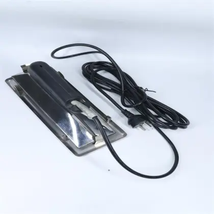 Carpet Installation Tools (Carpet Kicker & Iron)