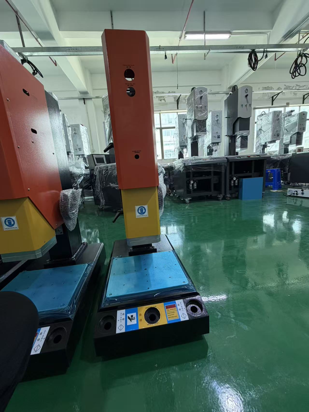 15kHz 2600W Square Plastic Welding Machine