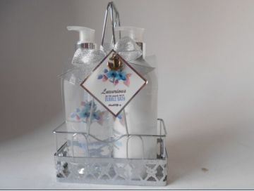 Two bottles of bathing gift set