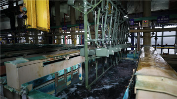 Stripping process of electroplating line