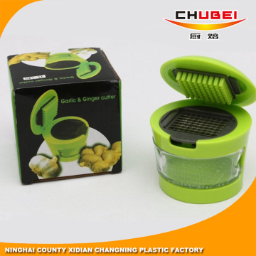 Kitchen Untensil Plastic Garlic Cutter with Storage Container