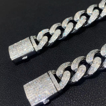 Chic Lab Diamond Men's Bracelet: Elevating Style with 9k-18k Gold Cuban Design
