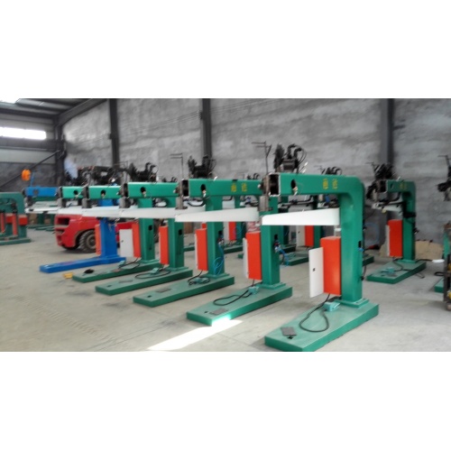 Electric semiautomatic paper stitching machine