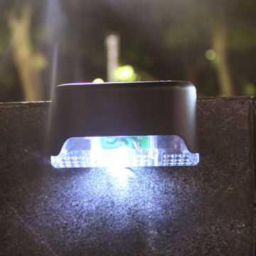 Lampu pagar taman luaran suria