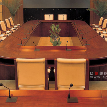 Big Meeting Ergonomics: Office Desks and Chairs for Adults