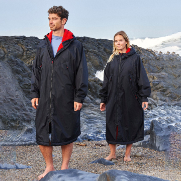 2023 Hot Selling Amazon Waterproof Changing Robe - Black/Green Poncho