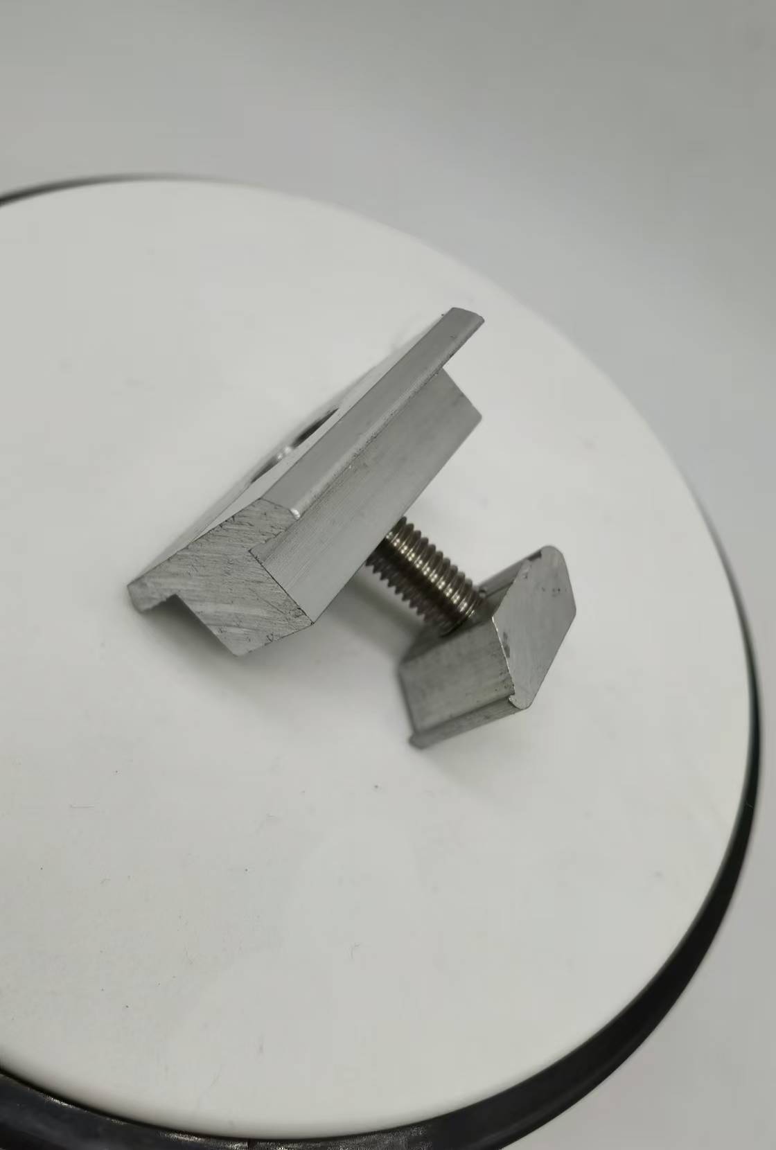 Aluminum alloy extrusion anodized mid clamps sets
