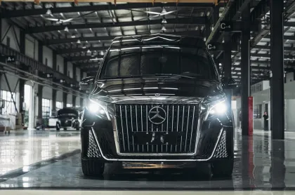 Luxury Mercedes Benz V260L MPV