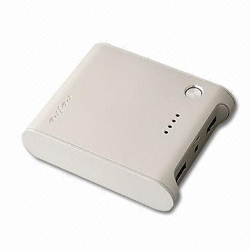 8,800mAh Power Bank with LED Light, 5V DC/2.1A USB 2 Output, Measures 106 x 86 x 27mm