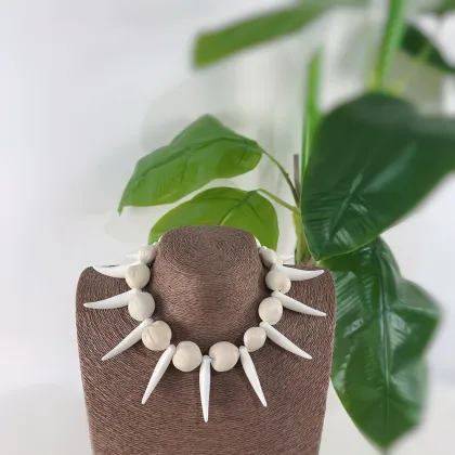 Nature Kukui Nut Alternating W/Ula Nifo Leis