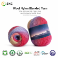 স্কার্ফ শালের জন্য উল/নাইলন মিশ্রিত সুতা 100g 500m স্পেস-ডাইড গ্রেডিয়েন্ট হ্যান্ড নিটিং OEM ODM OE অ্যান্টি-পিলিং সুপার সফট