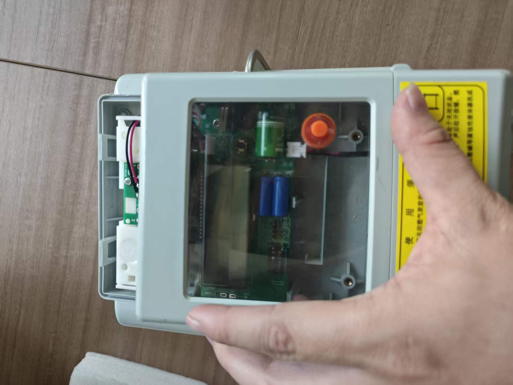Real time photo of intelligent gas meter