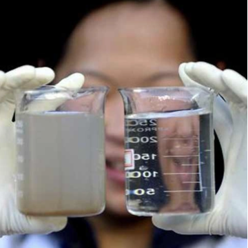 Effective wastewater decolorant for paper/dying industry