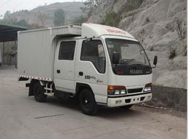 ISUZU 100P Double Cabin Van شاحنة