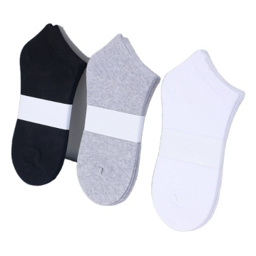 Günstigste atmungsaktive Großhandel Pure Color Polyester Baumwoll -Knöchelsocken für Männer