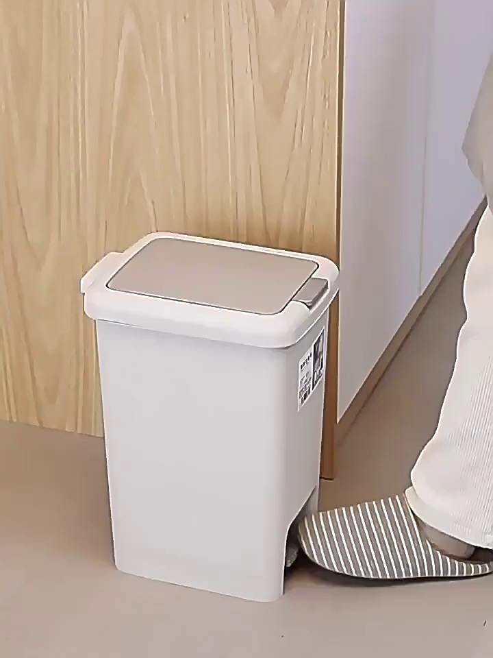 Large Capacity Foot Pedal Trash Can for Bedroom and Living Room