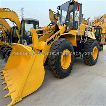 일본에서 판매되는 Komatsu 휠 로더를 사용했습니다
