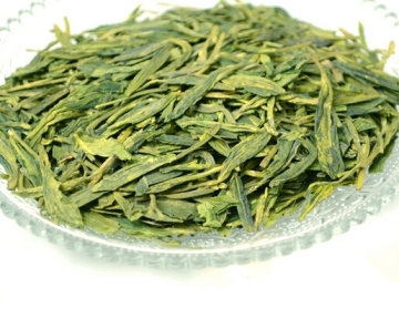 Organic Longjing Green tea is one famous China green tea and healthy drinking with fragrance and flavor