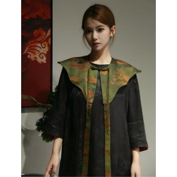 Vestido negro con mangas