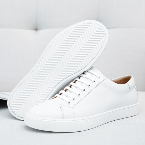 Chaussures de baskets classiques blancs