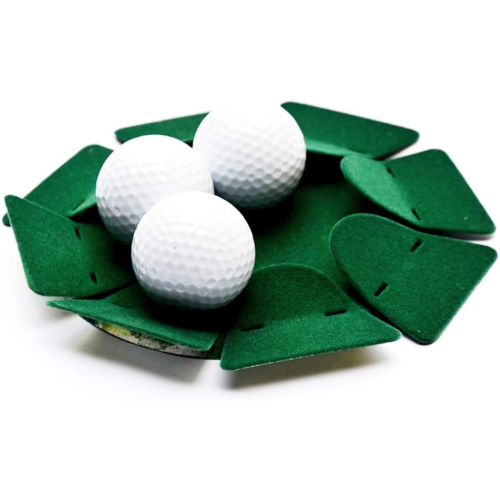 Agujero de práctica interior y exterior con copa de putt en todas direcciones