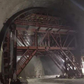 Tunnel voering dak trolley staal bekisting