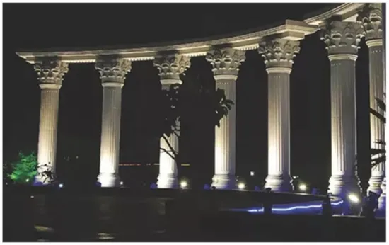 Warm white outdoor LED flood light