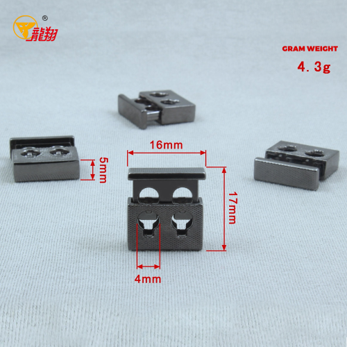 حقيبة ملابس بقفل زنبركي مربع باللون الأسود من Gun
