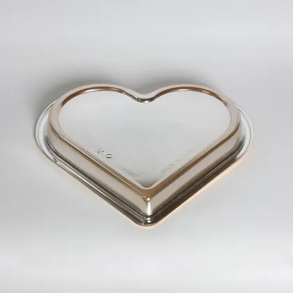 Wholesale Luxury Gold Transparent Heart Shape Dessert Box for Swiss Roll and Butterfly Crisp Gifts