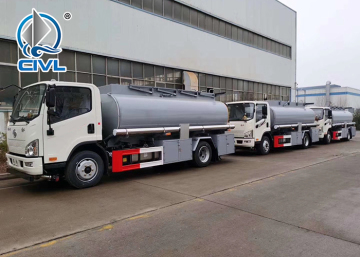 Lori tangki bahan api 4x2 SINOTRUK HOWO 5000L
