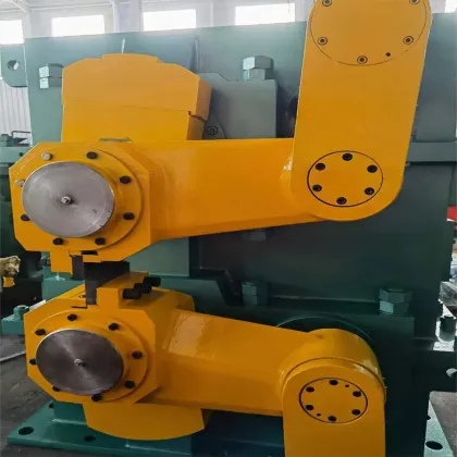 Flying shears for wire rod in steel mills