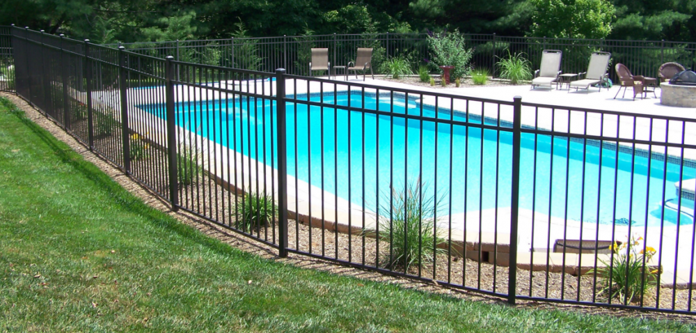 Spray Black Aluminum Swimming Pool Fence