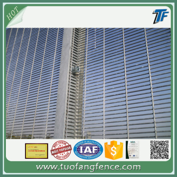 สังกะสีชุบสังกะสีแบบจุ่มร้อน 358 Mesh Fencing Panels