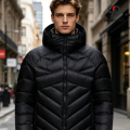 Chaqueta con capucha moderna para hombre