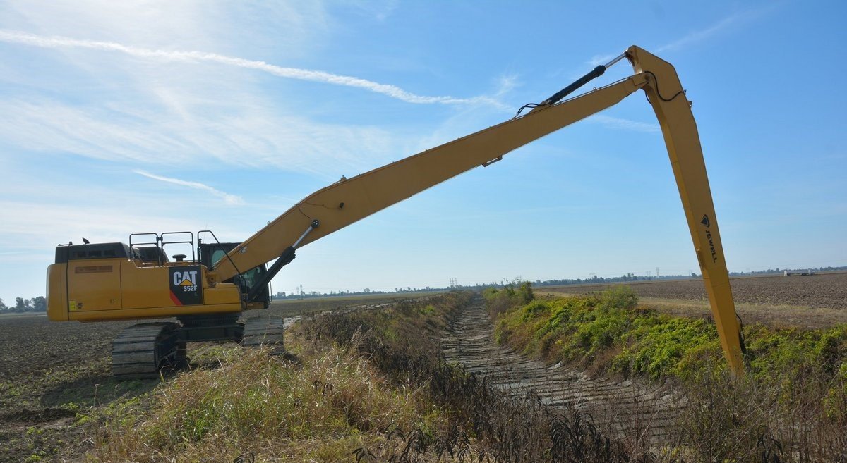 long reach excavator
